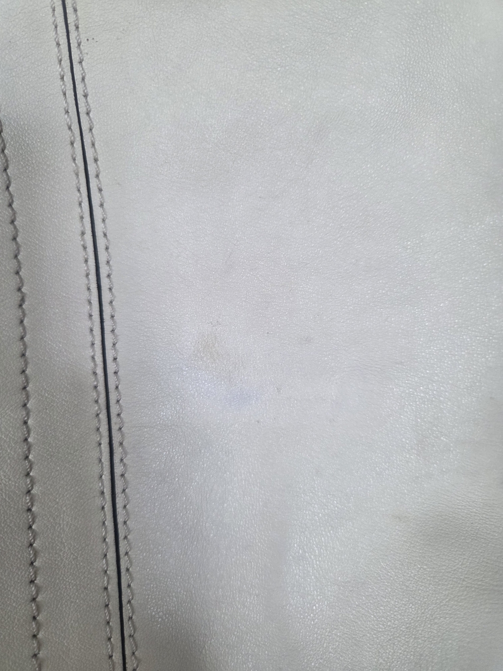 Coach Cream Leather Shoulder Bag with Silver Hardware - Picture 2 of 5